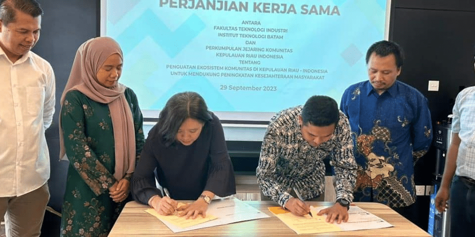 FTID ITEBA dan RICN Menandatangani MoA untuk Future Ready Riau Island Summit: Membahas Kesejahteraan Masyarakat dan Tantangan Zaman Modern