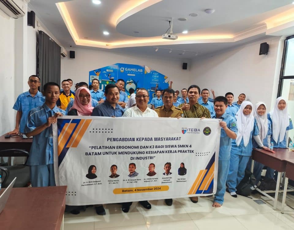 Dosen Institut Teknologi Batam Gelar Pelatihan Ergonomi dan K3 bagi Siswa SMKN 4 Batam untuk Persiapan Kerja Praktek