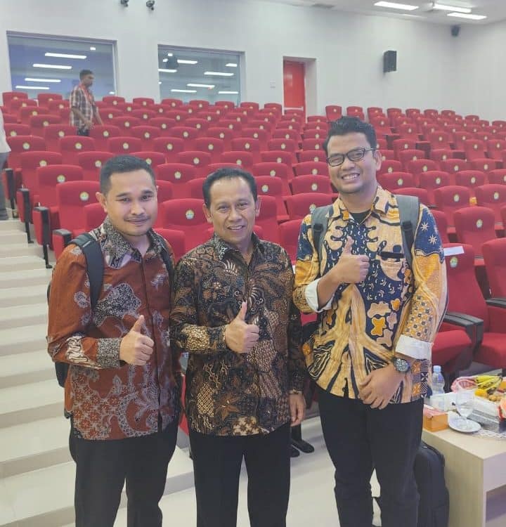 Dekan dan Wakil Dekan FTID ITEBA Hadiri Sosialisasi Instrumen Baru Akreditasi LAM Teknik 2025 di Universitas Riau